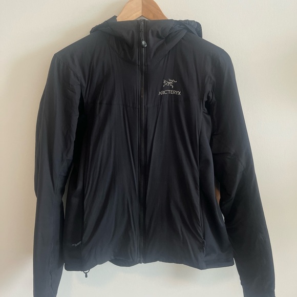 Arc'teryx Jackets & Blazers - Arc'teryx Women’s Atom Hoody in Size S